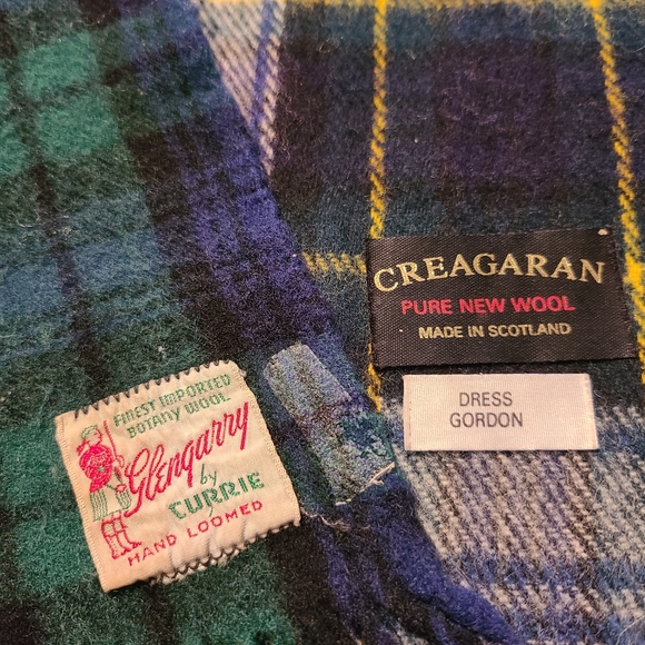 Two plaid tartan Scottish scarf scarves - Picture 4 of 4